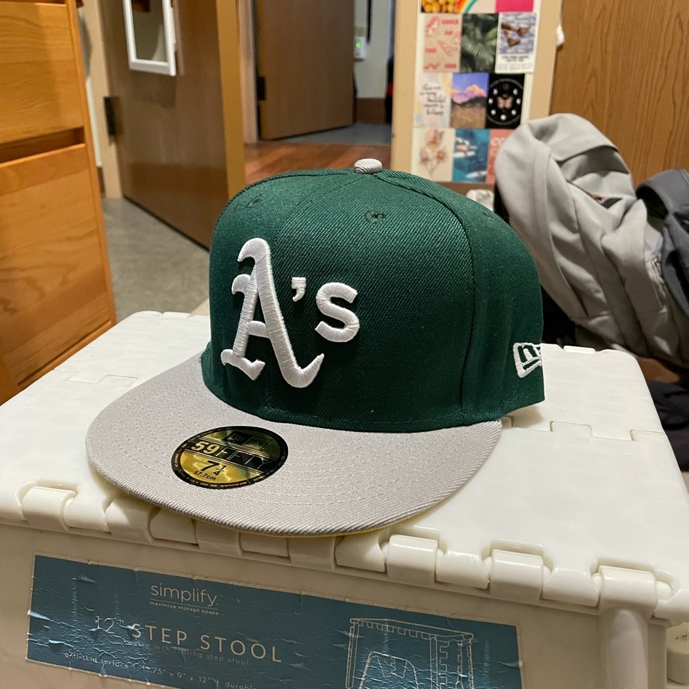 MLB Oakland Athletics New era fitted hat 7 1/8 and 7 1/4